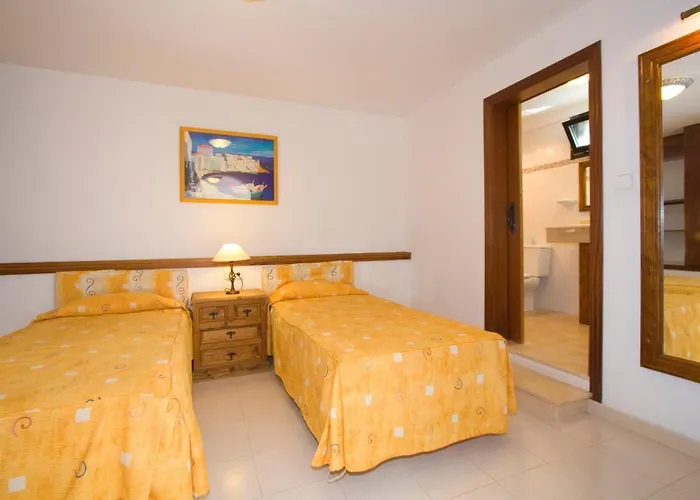 4 Bedroom Villa Saturn With Private Heated Pool