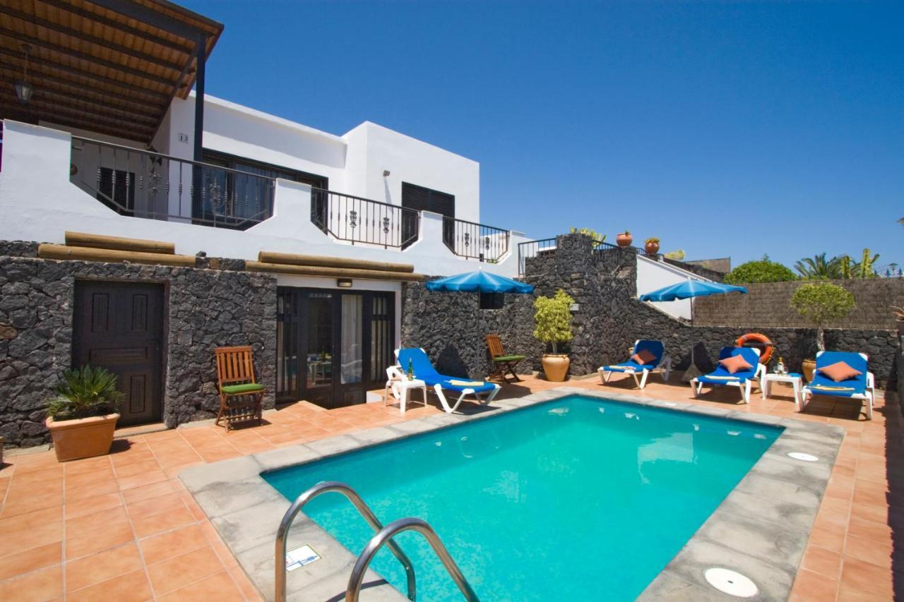 Villa 4 Bedroom Saturn With Private Heated Pool Puerto del Carmen (Lanzarote)